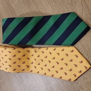 Jos.A.Banks 2 Silk ties Paisley Stripes